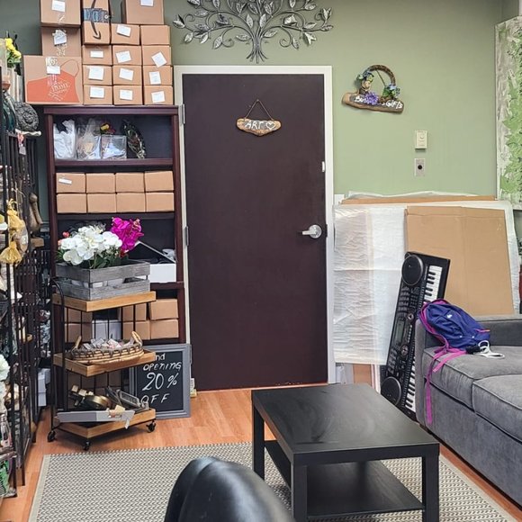 Meet your Posher, Carina - Picture 9 of 12